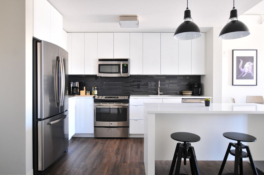 Mała czarna w Twojej kuchni – mozaika na ścianę i podłogę