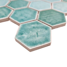 Załaduj obraz do przeglądarki galerii, Mozaika ceramiczna kolor zielony połysk hexagon T 183