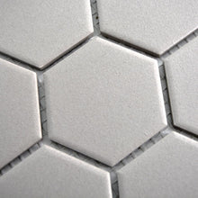 Załaduj obraz do przeglądarki galerii, Mozaika ceramiczna kolor jasny szary mat hexagon
