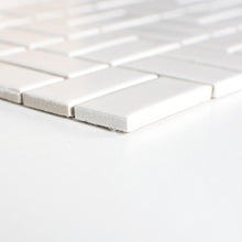 Załaduj obraz do przeglądarki galerii, Mozaika ceramiczna kolor biały połysk T19