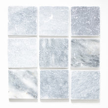Załaduj obraz do przeglądarki galerii, Mozaika kamienna - marmur kolor jasny szary mat T 270