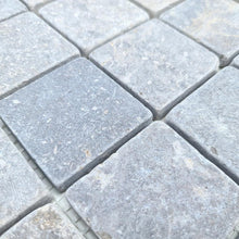 Załaduj obraz do przeglądarki galerii, Mozaika kamienna - marmur kolor jasny szary mat T 282