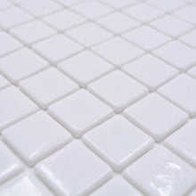 Załaduj obraz do przeglądarki galerii, Mozaika szklana kolor biały połysk T 504