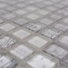 Załaduj obraz do przeglądarki galerii, Kolor biały C2 połysk mozaika szklana