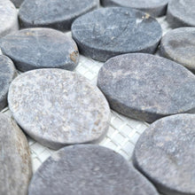Załaduj obraz do przeglądarki galerii, Mamień naturalny - rzeczny kolor mix szary mat