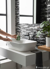Załaduj obraz do przeglądarki galerii, imozaiki.pl black glossy rectangular mosaic tiles with silver and clear crystal accents, ideal for kitchens and bathrooms.
