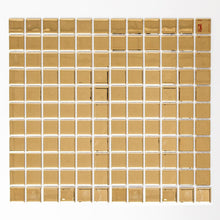 Załaduj obraz do przeglądarki galerii, Mozaika szklana kolor złoty połysk T 639
