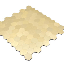 Załaduj obraz do przeglądarki galerii, Samoprzylepna mozaika mix - aluminium / kolor złoty hexagon T 477
