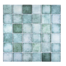 Załaduj obraz do przeglądarki galerii, Mozaika szklana kolor zielony połysk T 635
