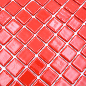 Kolor czerwony połysk mozaika szklana