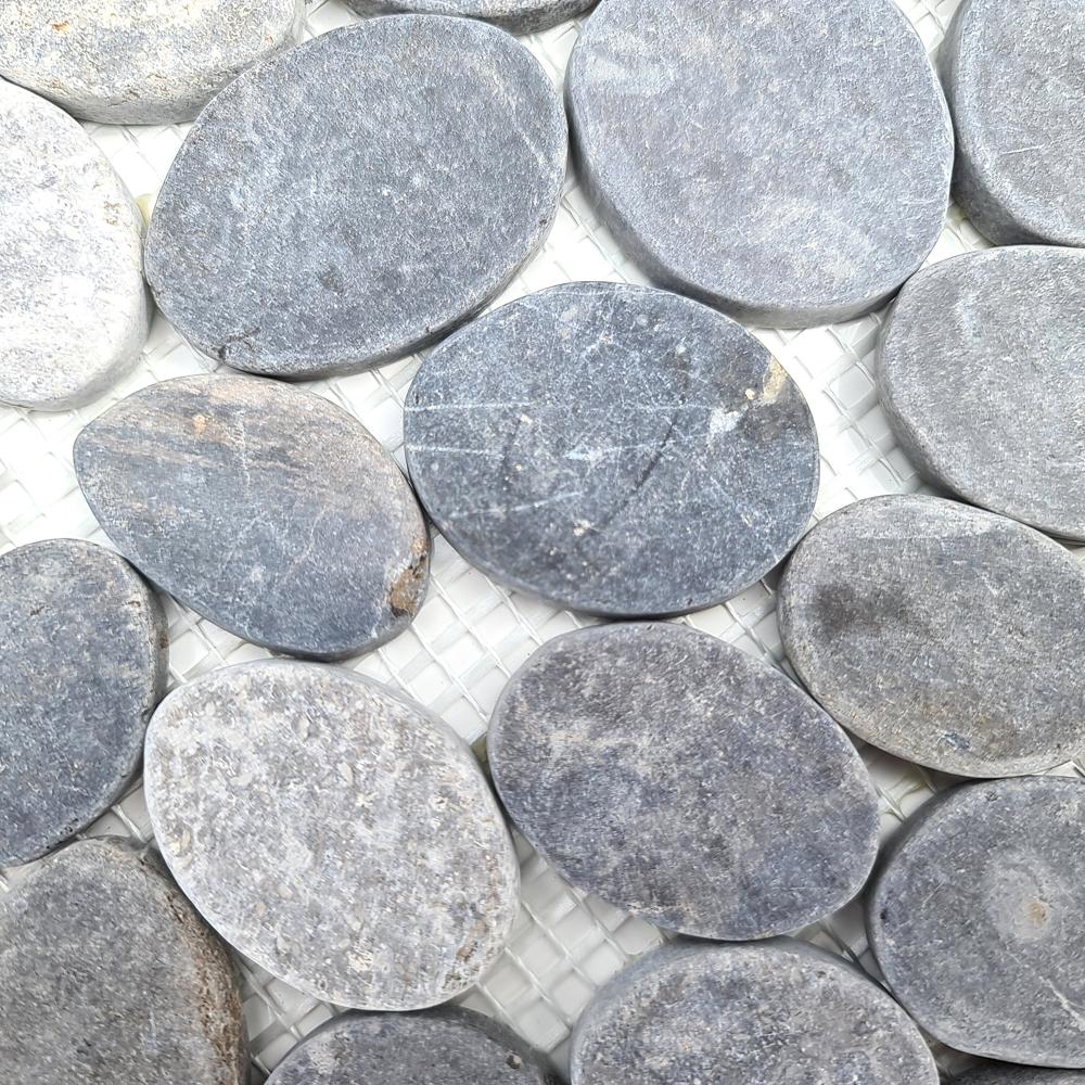 Aranżacja Mamień naturalny - rzeczny kolor mix szary mat